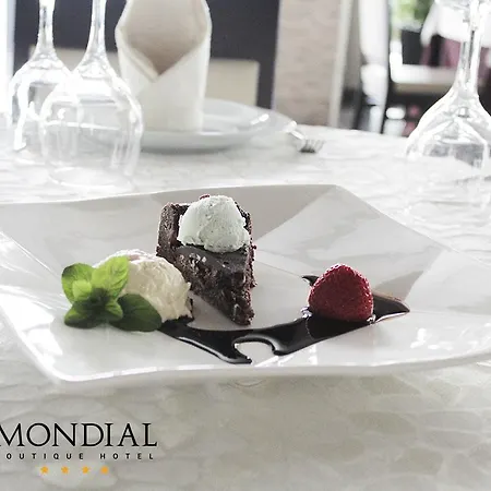 Mondial Boutique מלון פייר