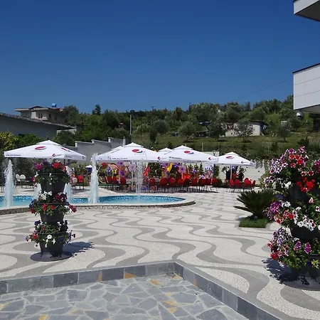 Hotel Mondial Boutique 4*
